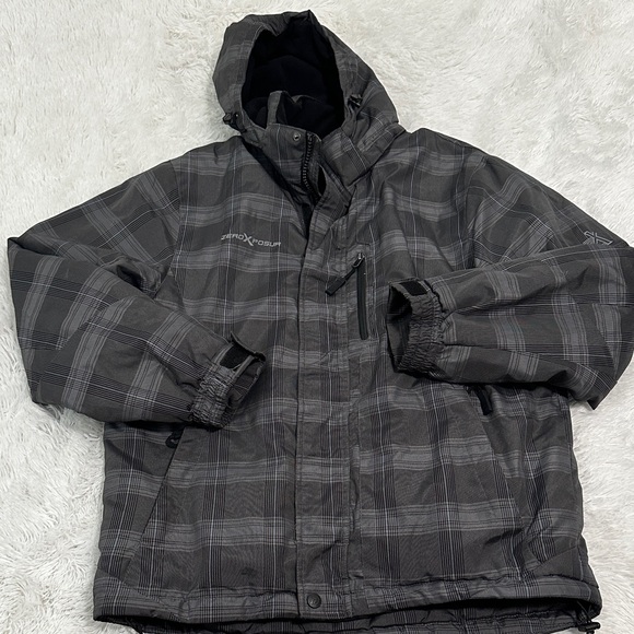 🦢 ZeroXposur Coat - Picture 1 of 3